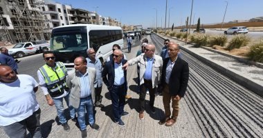وزير الإسكان يختتم جولته بالقاهرة الجديدة بتفقد عدد من مشروعات تطوير محاور الطرق وزير الإسكان يختتم جولته بالقاهرة الجديدة بتفقد عدد من مشروعات تطوير محاور الطرق