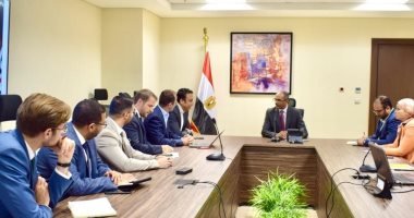 نائب وزير الإسكان يلتقى أحد التحالفات المتخصصة بإنشاء وتشغيل محطات تحلية مياه البحر
