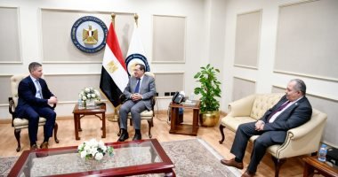 وزير البترول يبحث مع رئيس كابريكورن البريطانية خططها المستقبلية بالصحراء الغربية وزير البترول يبحث مع رئيس كابريكورن البريطانية خططها المستقبلية بالصحراء الغربية