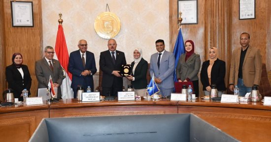جائزة مصر للتميز تعقد اجتماع لجنة تحكيم جوائز التميز الداخلية بجامعة قناة السويس جائزة مصر للتميز تعقد اجتماع لجنة تحكيم جوائز التميز الداخلية بجامعة قناة السويس