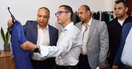 وزير الاستثمار والتجارة الخارجية يتفقد التوسعات صديقة البيئة بالمنطقة الحرة بالإسكندرية وزير الاستثمار والتجارة الخارجية يتفقد التوسعات صديقة البيئة بالمنطقة الحرة بالإسكندرية