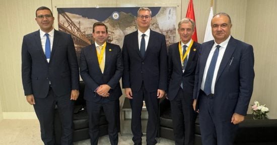 مباحثات بترولية مع نائب الرئيس التنفيذى للغاز المسال بشركة شل