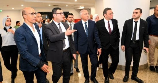 وزير الإسكان يقوم بزيارة مفاجئة لمتابعة سير العمل بجهاز “القاهرة الجديدة”