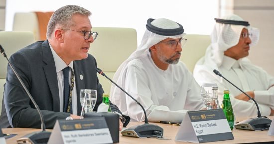 وزير البترول يشارك في مائدة وزارية بعنوان “تحول الطاقة والذكاء الاصطناعي”