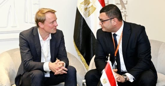 وزير الإسكان يبحث مع وزير البيئة الألمانى تعزيز التعاون فى مجال المدن الخضراء